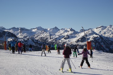 Baqueira Beret abre durante las vacaciones de Navidad más de 90 km de pistas con sol y mucha diversión