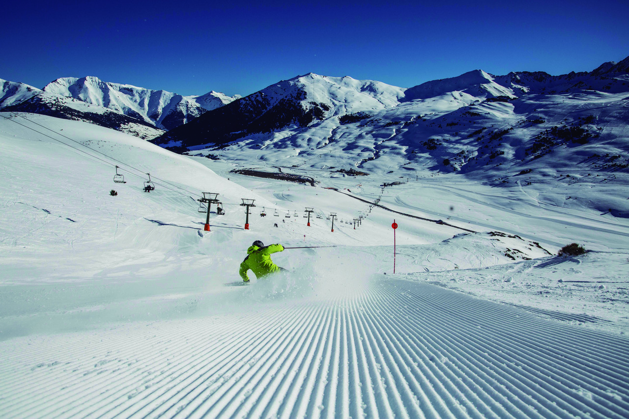 Baqueira Beret ofrece nuevos remontes, mejoras en pistas, servicios y competiciones internacionales en una temporada llena de ilusión